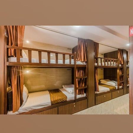 Awesome Dormitory Male Only มุมไบ ภายนอก รูปภาพ
