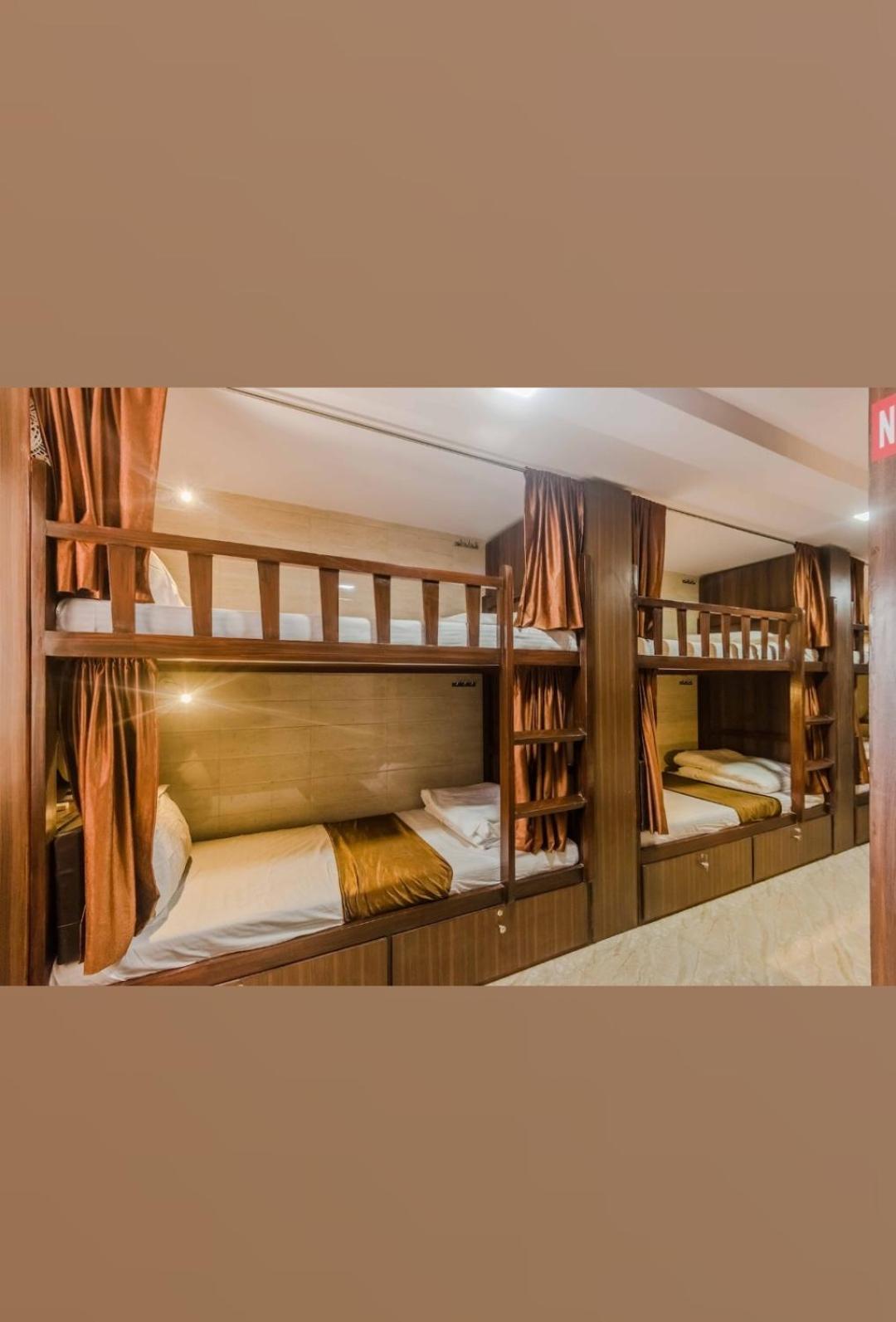Awesome Dormitory Male Only มุมไบ ภายนอก รูปภาพ