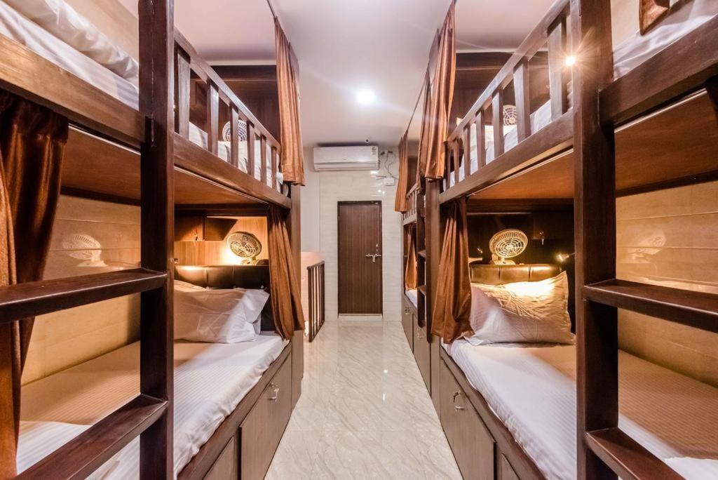 Awesome Dormitory Male Only มุมไบ ภายนอก รูปภาพ